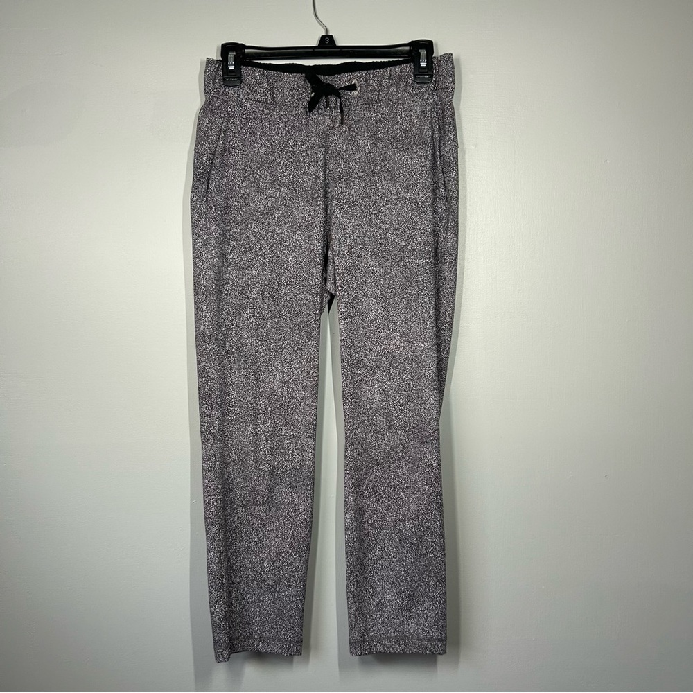 Lululemon on the fly pant size 4